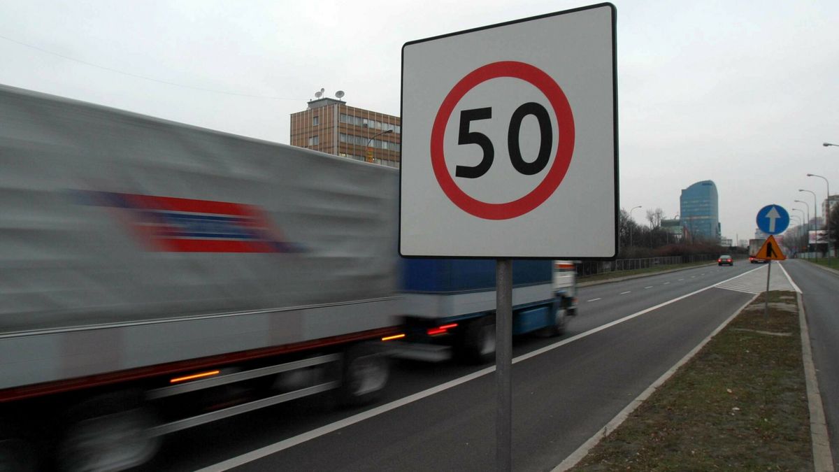 Strefa ograniczenia do 50 km/h obowiązuje teraz w terenie zabudowanym przez całą dobę