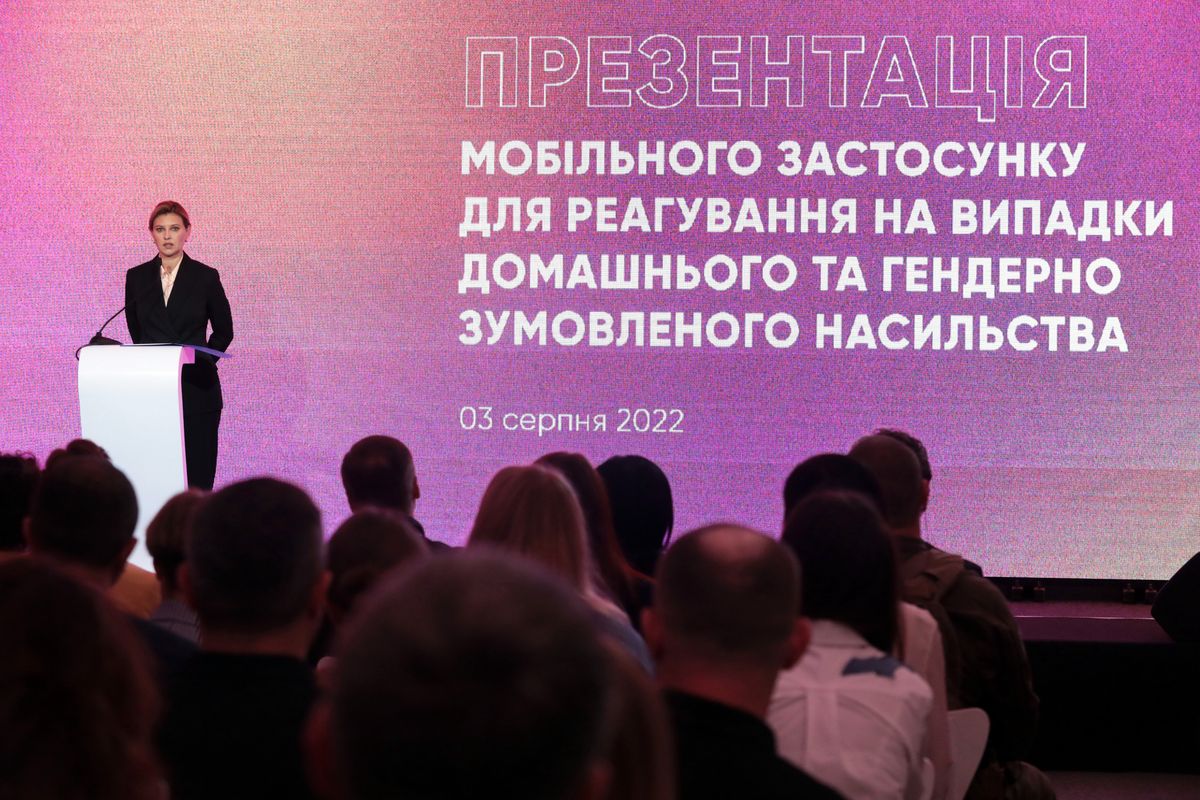 Олена Зеленська презентує застосунок на випадок домашнього насильства (Photo credit should read Hennadii Minchenko/ Ukrinform/Future Publishing via Getty Images)