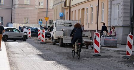 Nocą położą nowy asfalt, ulica będzie nieprzejezdna. Utrudnienia w centrum Lublina