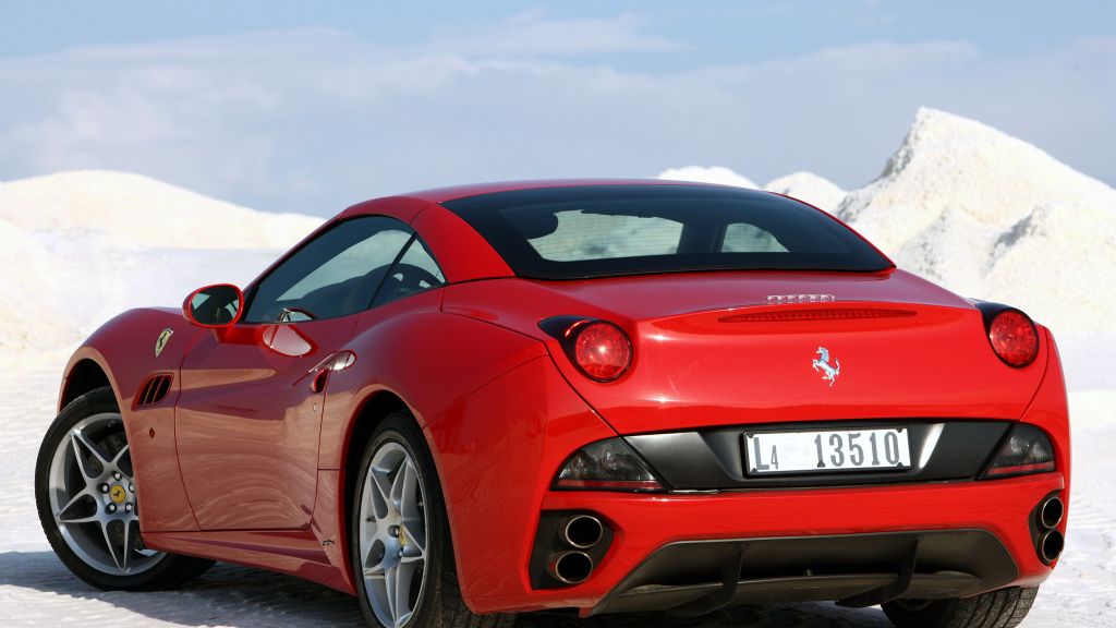 "[SUV] Będzie wyglądać dokładnie tak, jak powinno wyglądać Ferrari" - stwierdził Sergio Marchionne. Oby tylko nie przypominało Californii przed liftingiem