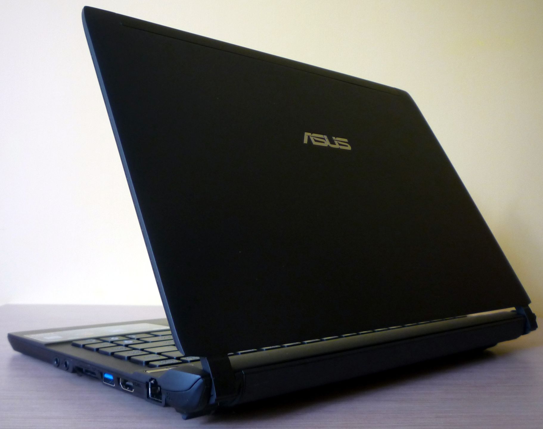 Asus U44SG - 14-calowy kompakt [test] 4
