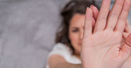 24-latka spod Świdnicy ZABIŁA męża, który się nad nią znęcał. Sąd ją UNIEWINNIŁ!