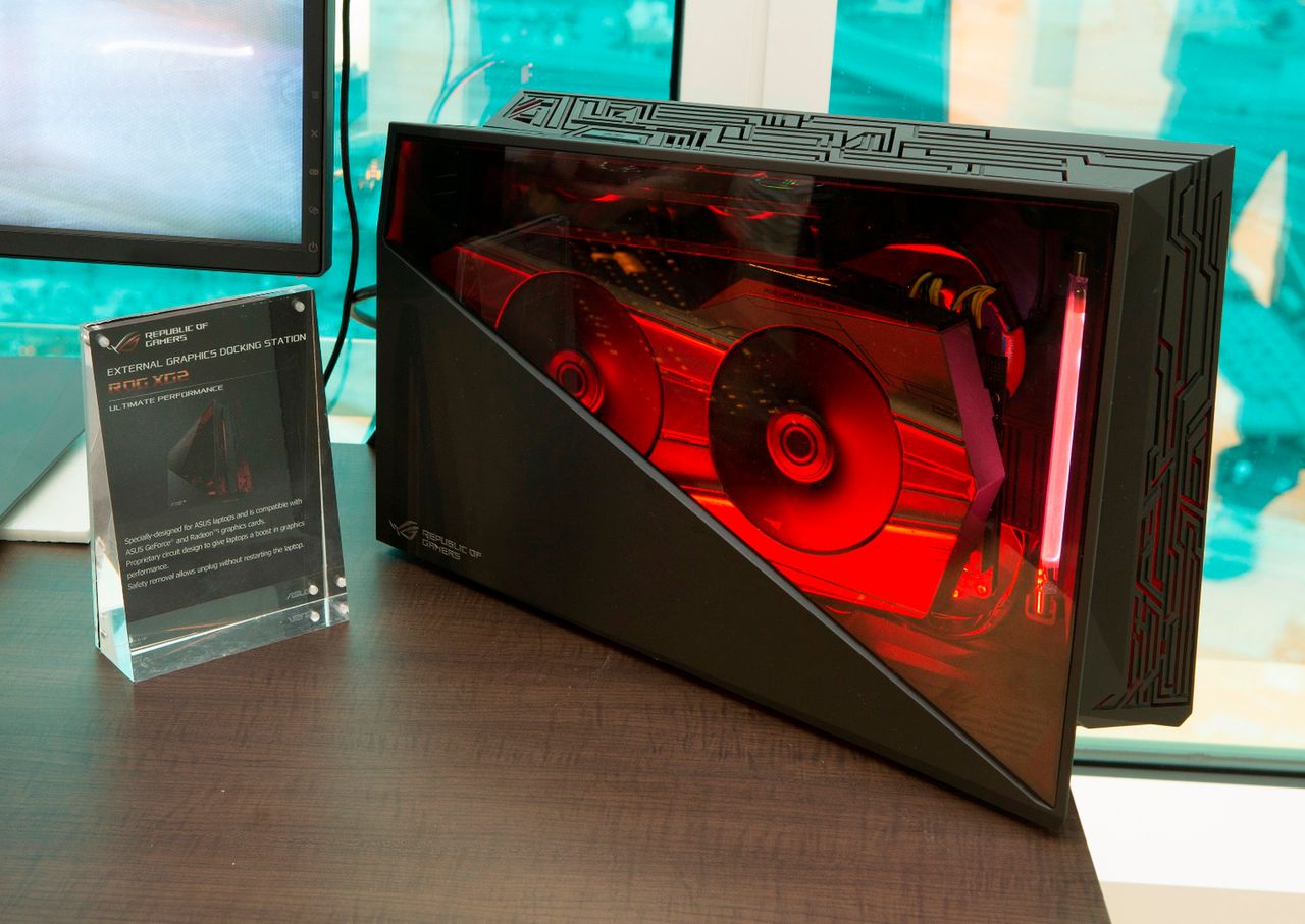 Asus ROG XG Station 2: stacja dokująca do laptopa na desktopowe karty graficzne