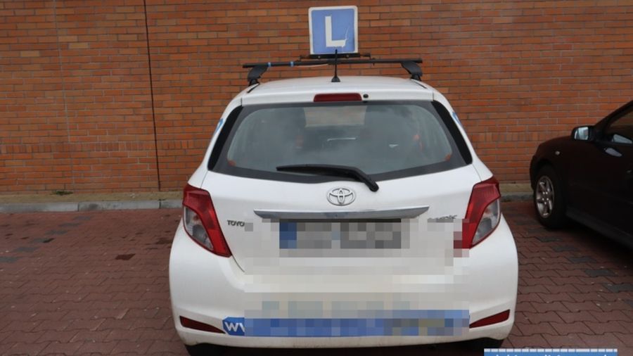 Kursantka została ukarana 500-złotowym mandatem.