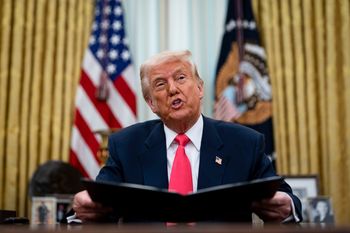 "Ludzie czują gniew". Oto do czego Trump doprowadził sąsiedni kraj