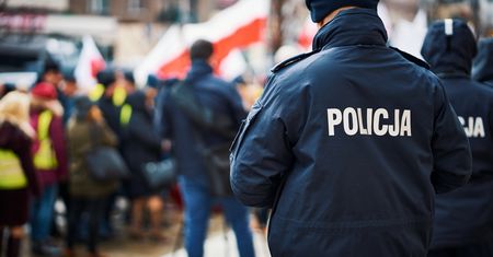 Rząd rozkłada ręce ws. podwyżek dla policjantów. "To policzek"