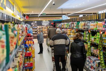 Kiedy jest niedziela handlowa w czerwcu 2025? Sprawdź, jak są otwarte sklepy