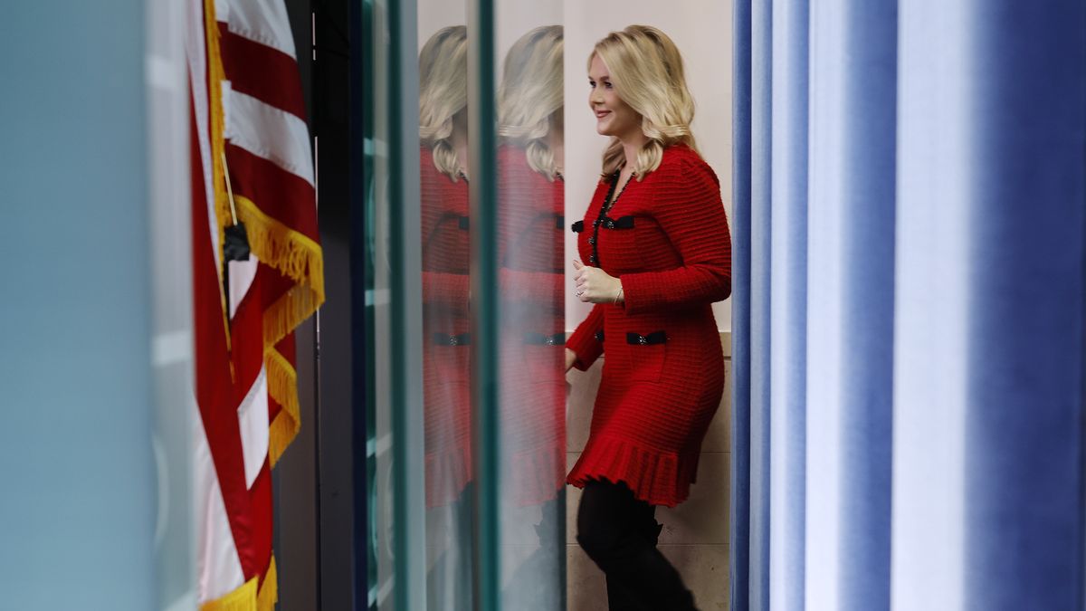 Burza w sieci. Odkryli skąd pochodzi sukienka rzeczniczki Trumpa