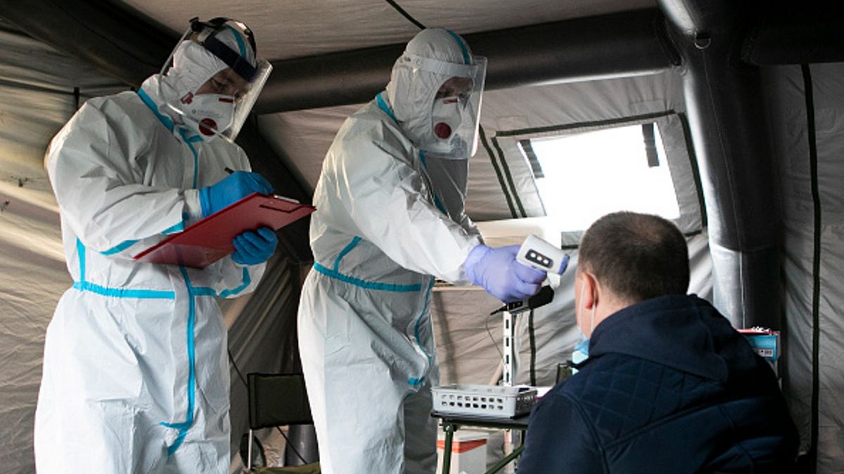 W Polsce wzrosła liczba zachorowań na COVID-19. Miały miejsce także kolejne zgony