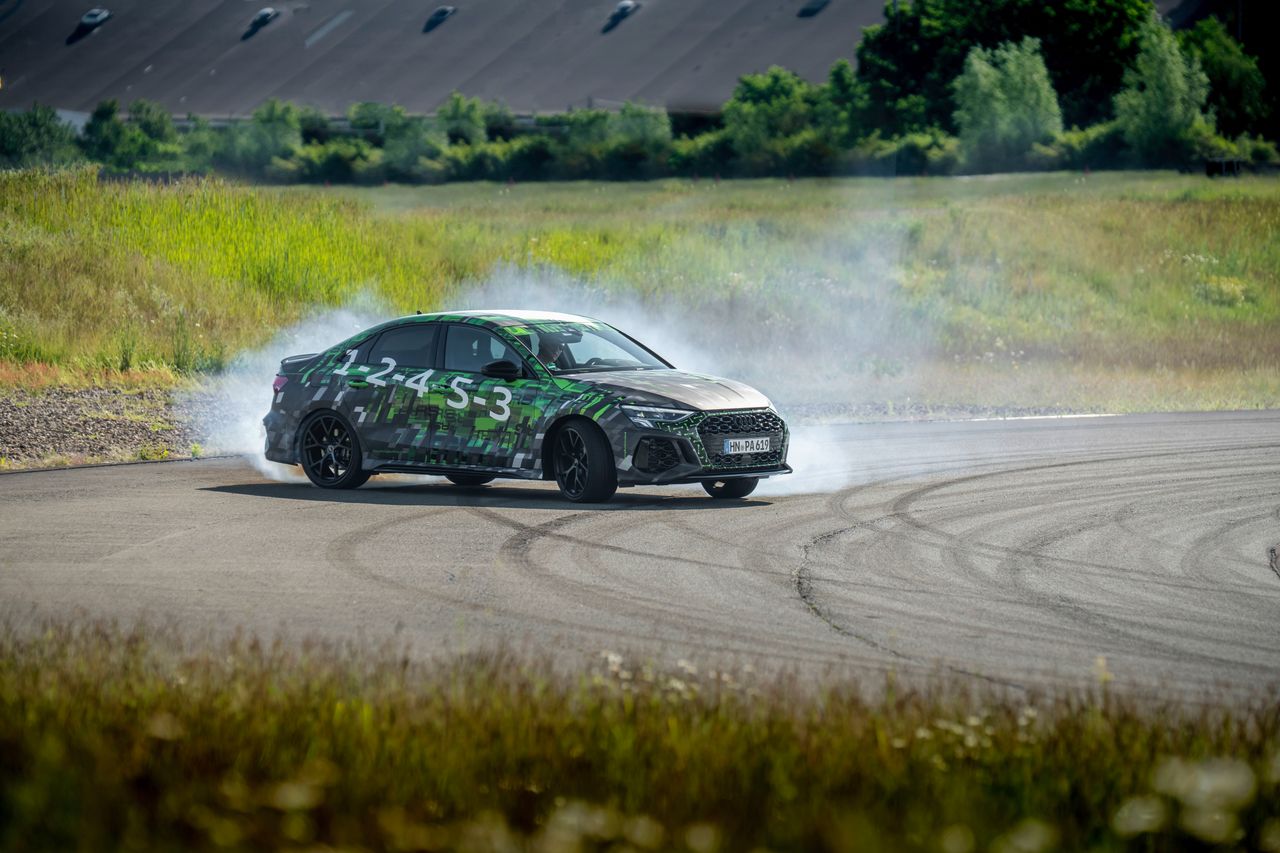 Nowe Audi RS 3 z trybem drift i mocniejszym silnikiem. Setkę zrobi w 3,8 s