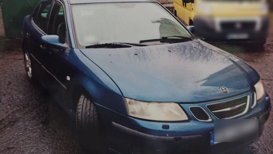 Śląskie. Policja w Katowicach ujęła sprawców kradzieży saaba i odzyskała samochód.