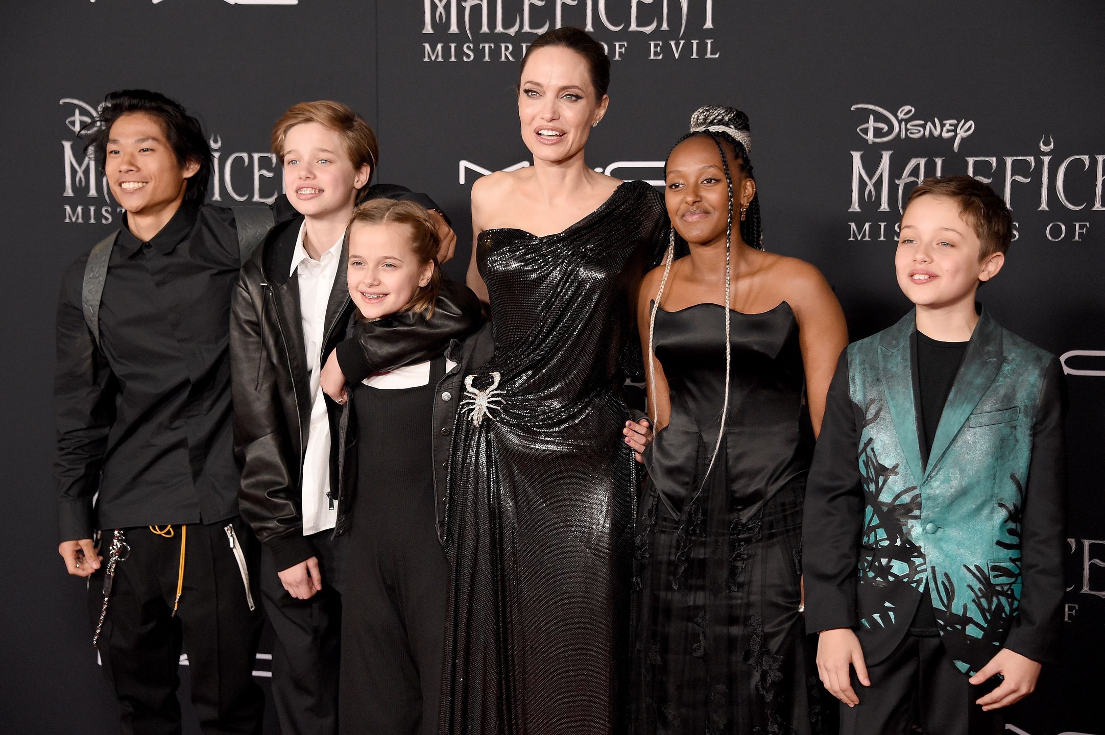 Brad Pitt zrywa więzi z dwójką dzieci