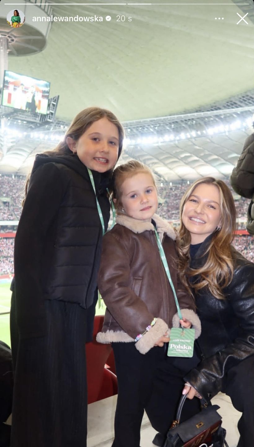 Anna Lewandowska z córkami 