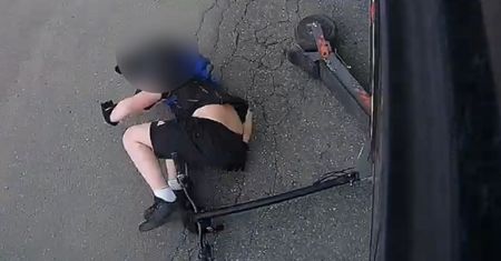 11-latek wpadł pod autobus. Policja pokazała wstrząsające nagranie