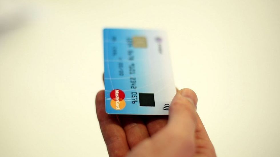 Odcisk palca zamiast PIN-u. MasterCard testuje biometryczne karty płatnicze 1