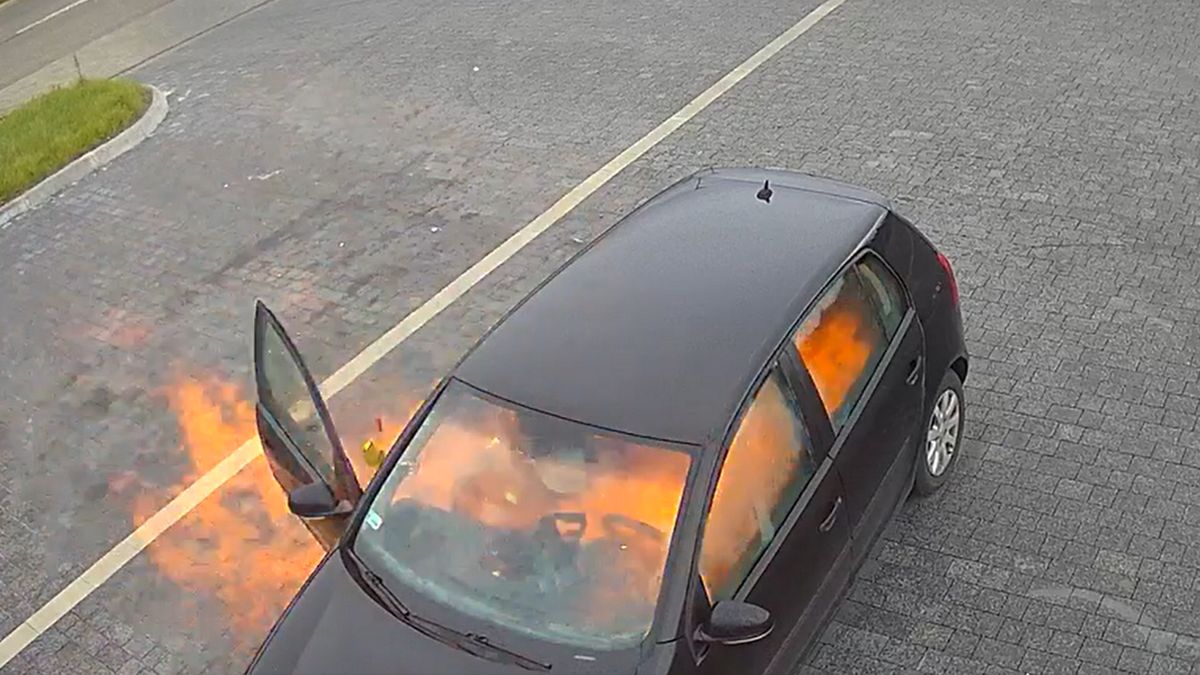 W aucie pojawiła się kula ognia