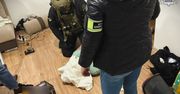 Organizowali przemyt migrantów i handlowali narkotykami. Gang rozbity