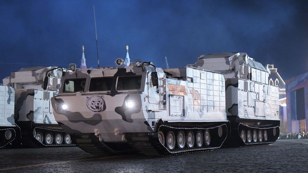 Wóz Tor-M2DT na podwoziu DT-30