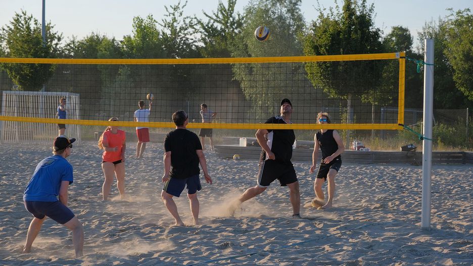 Otwarty trening siatkówki plażowej