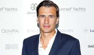 Jarosław Bieniuk w górach. Chwali się zdjęciem z ukochaną i dziećmi