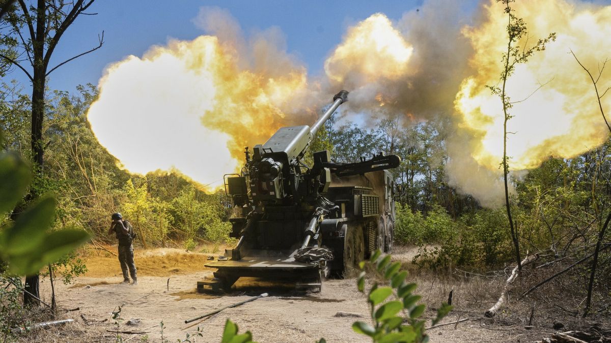 Wojna w Ukrainie rok 2025
Ukrainian servicemen of the 44th artillery brigade fire a 2s22 Bohdana self-propelled howitzer towards Russian positions at the frontline in the Zaporizhzhia region, Ukraine, Wednesday, Aug. 20, 2025. (AP Photo/Danylo Antoniuk)
Danylo Antoniuk