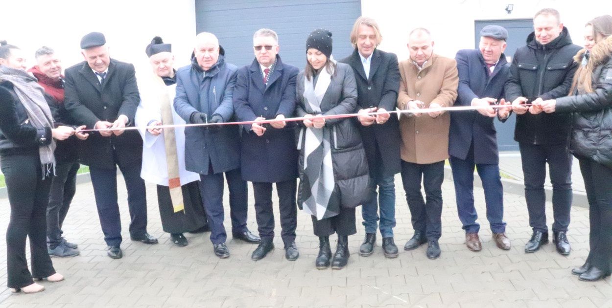 Janów: Otwarcie nowej drogi i zmodernizowanej Stacji Uzdatniania Wody