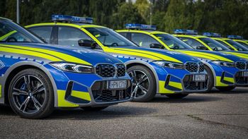 Policja odbiera nowiutkie BMW. Moc radiowozów robi wrażenie