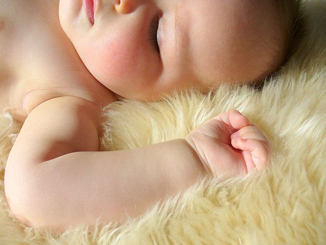 Nocne moczenie - jak pomóc dziecku?