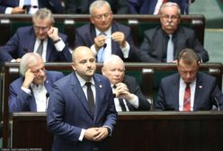 "Nie było słowa o Mateckim", ale było o "represjach władzy". Gorące reakcje z PiS po zatrzymaniu posła