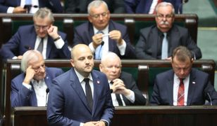 "Nie było słowa o Mateckim", ale było o "represjach władzy". Gorące reakcje z PiS po zatrzymaniu posła