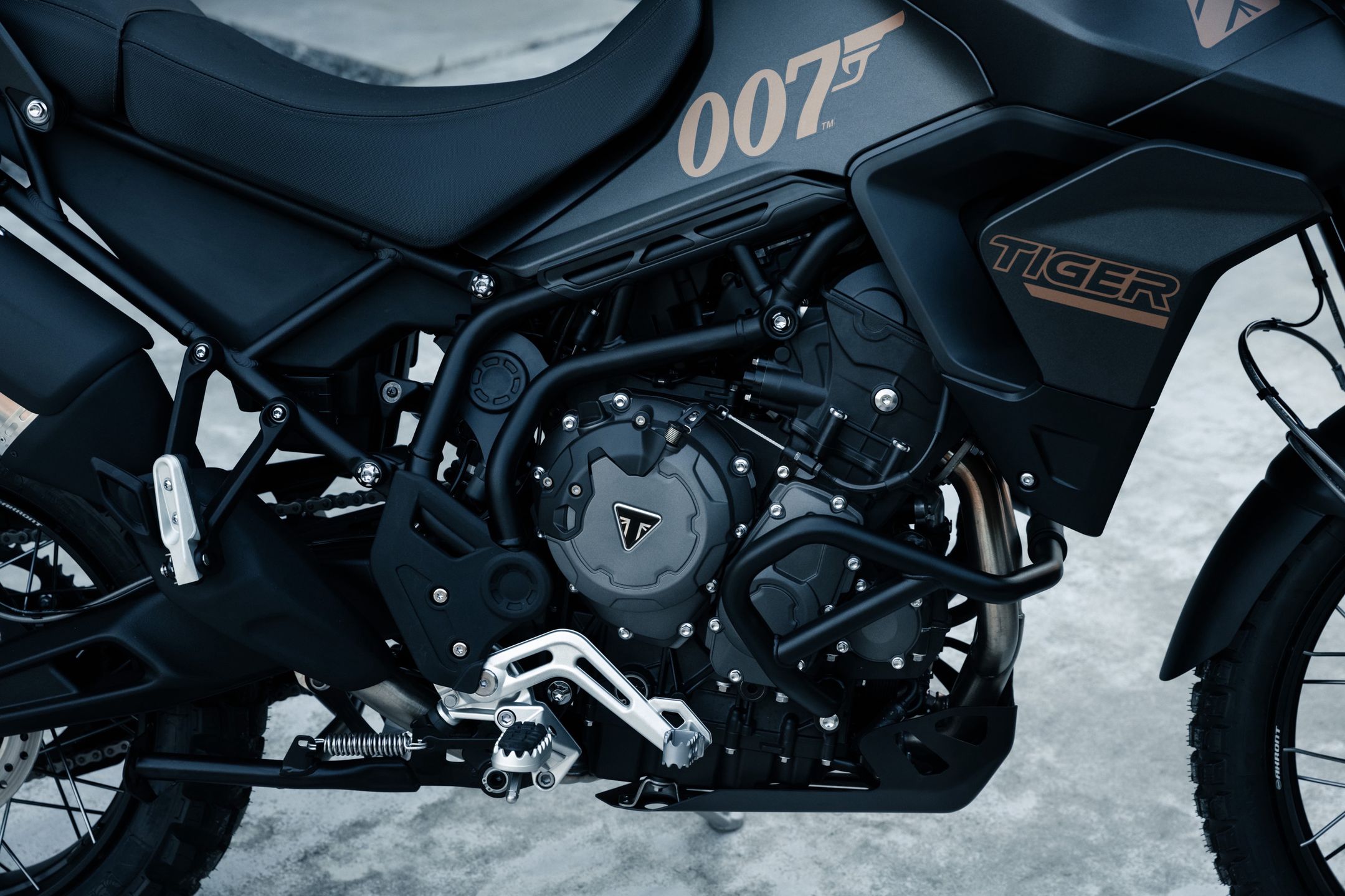 Triumph Tiger 900 Bond Edition