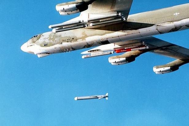 Niezwykłe konstrukcje [cz. 20]. B-52 Stratofortress - 60-letni weteran 30