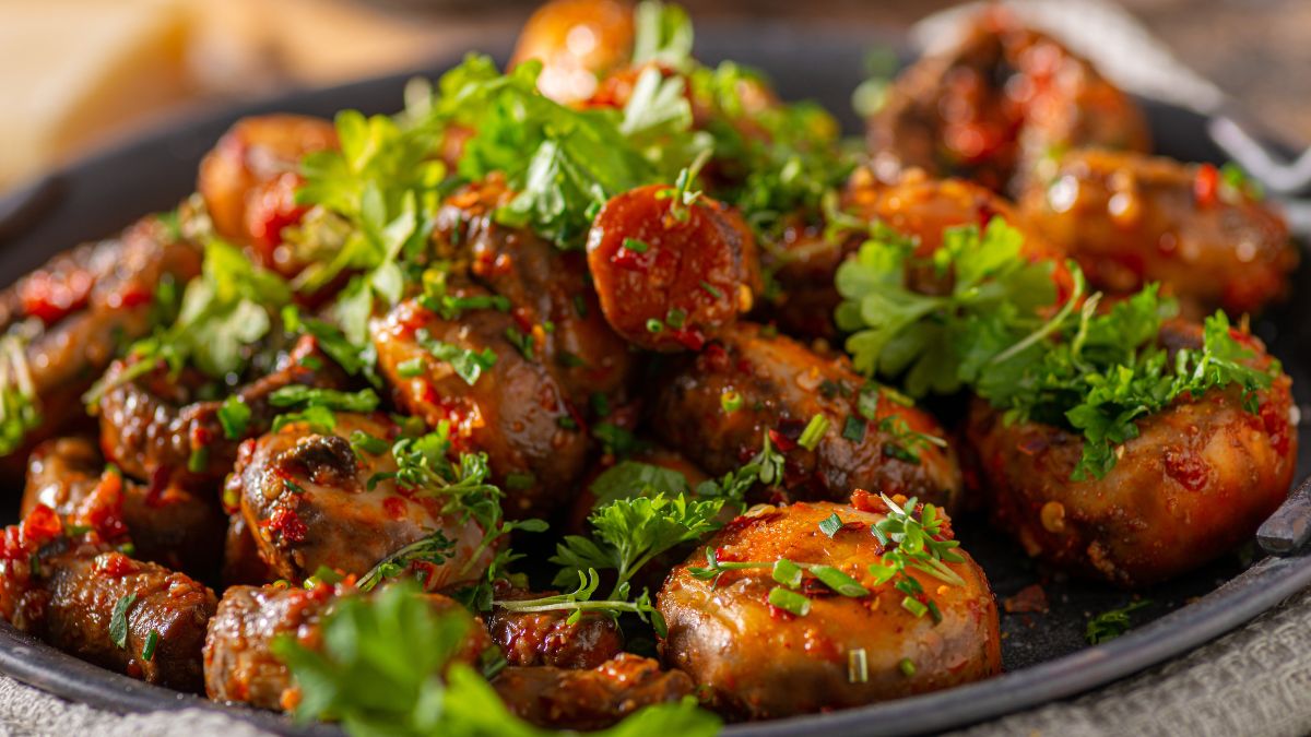 Niektórzy czekają tylko na te pieczarki w sosie chili