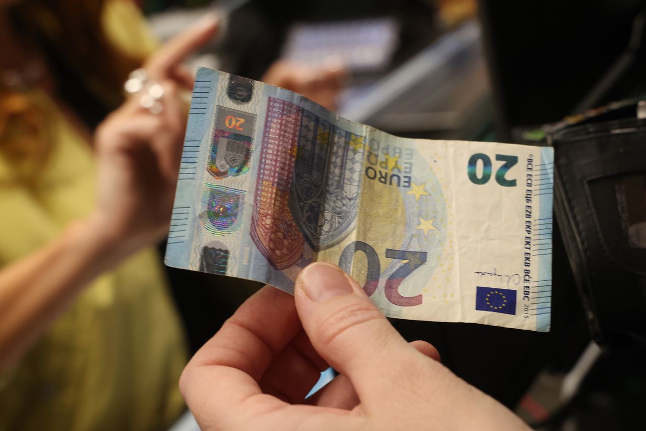 Kurs złotego pod presją. Euro powyżej ważnej granicy