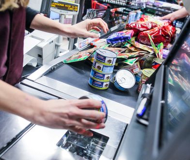 Polskę czeka paraliż. Koronawirus zamknie sklepy?