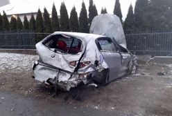 Pilzno. Auto rozbite po dachowaniu. Ranna 19-latka i jej kolega