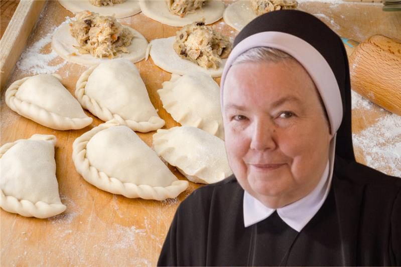 Ciasto na pierogi siostry Anastazji jest delikatne, ale nigdy się nie rozpada. Kluczowe jest jedno