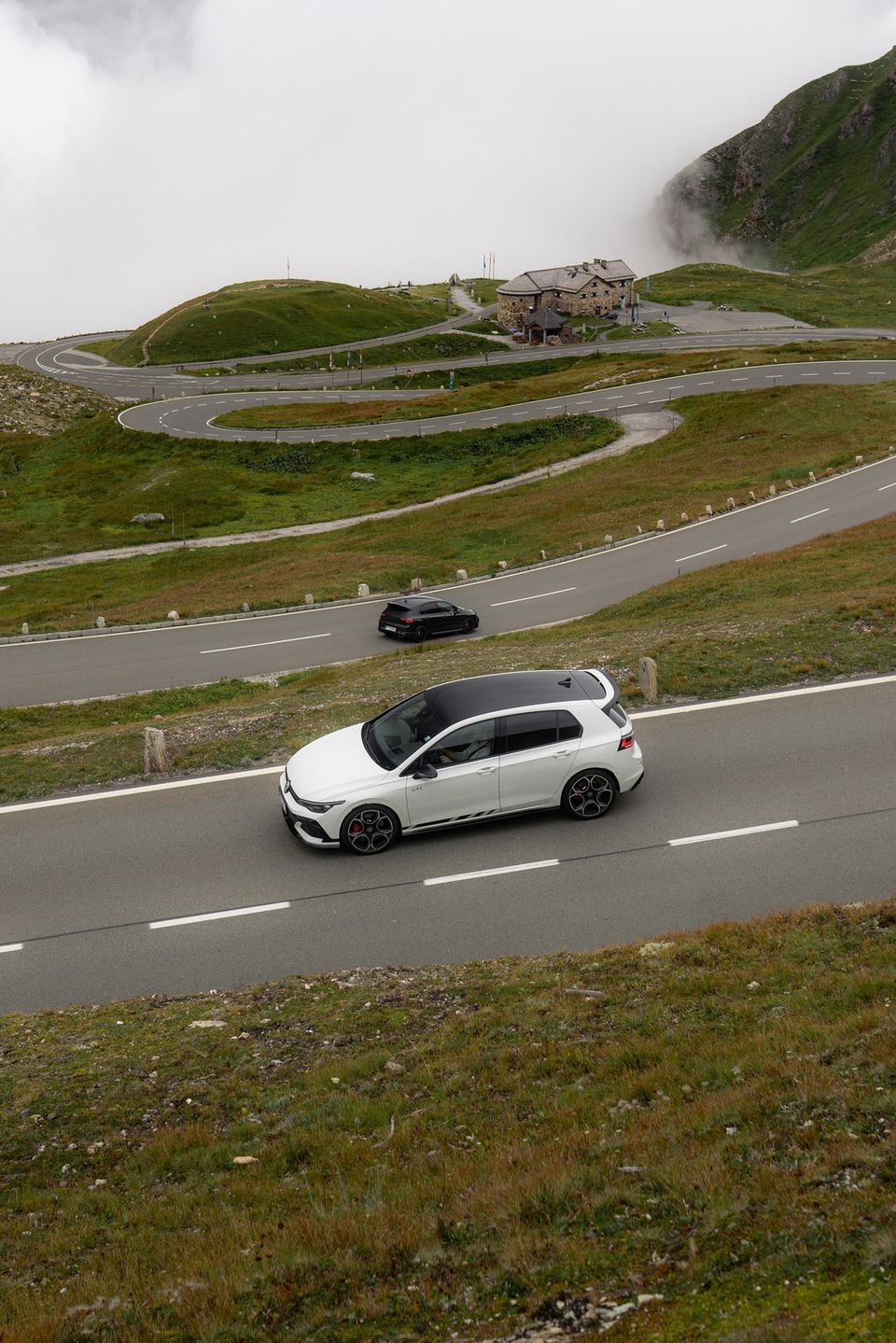 Gran turismo: Volkswagen Golf GTI Clubsport i R w Alpach
