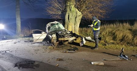 Zginął 19-latek. Z BMW nie ma co zbierać