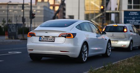 Tesla coraz droższa na całym świecie, tylko nie w Polsce