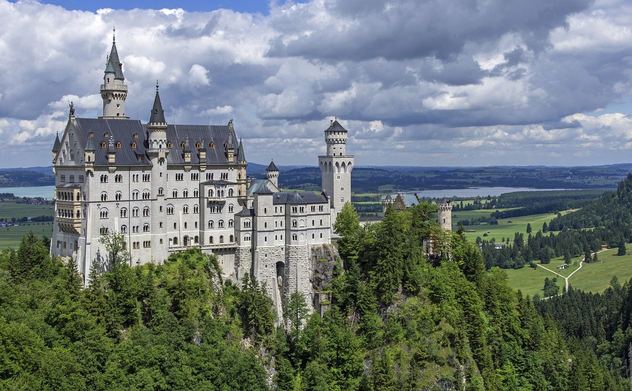 Zamek Neuschwanstein w Bawarii