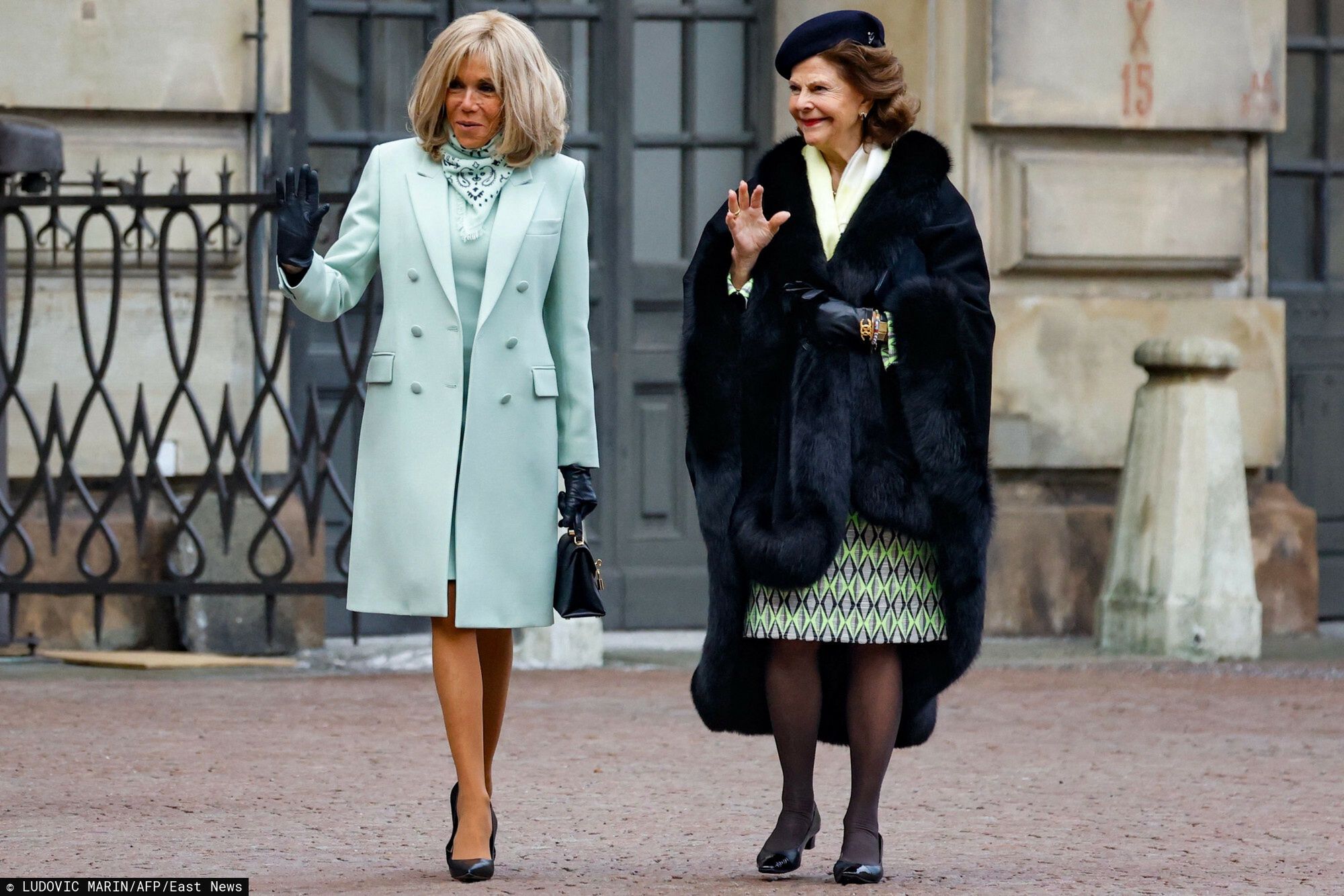 Emmanuel i Brigitte Macron brylują na spotkaniu z królem i królową Szwecji