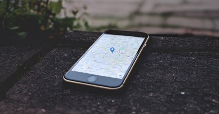 Śledzenie lokalizacji w telefonie – jak sprawdzić i wyłączyć dostęp