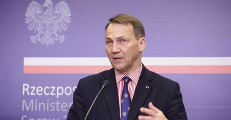Nowy i trudny rozdział z Niemcami. Sikorski leci do Berlina