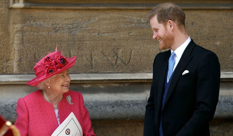 Książę Harry spotkał się z królową Elżbietą! "Powiedziała mu, że może ZAWSZE POWRÓCIĆ DO PAŁACU"