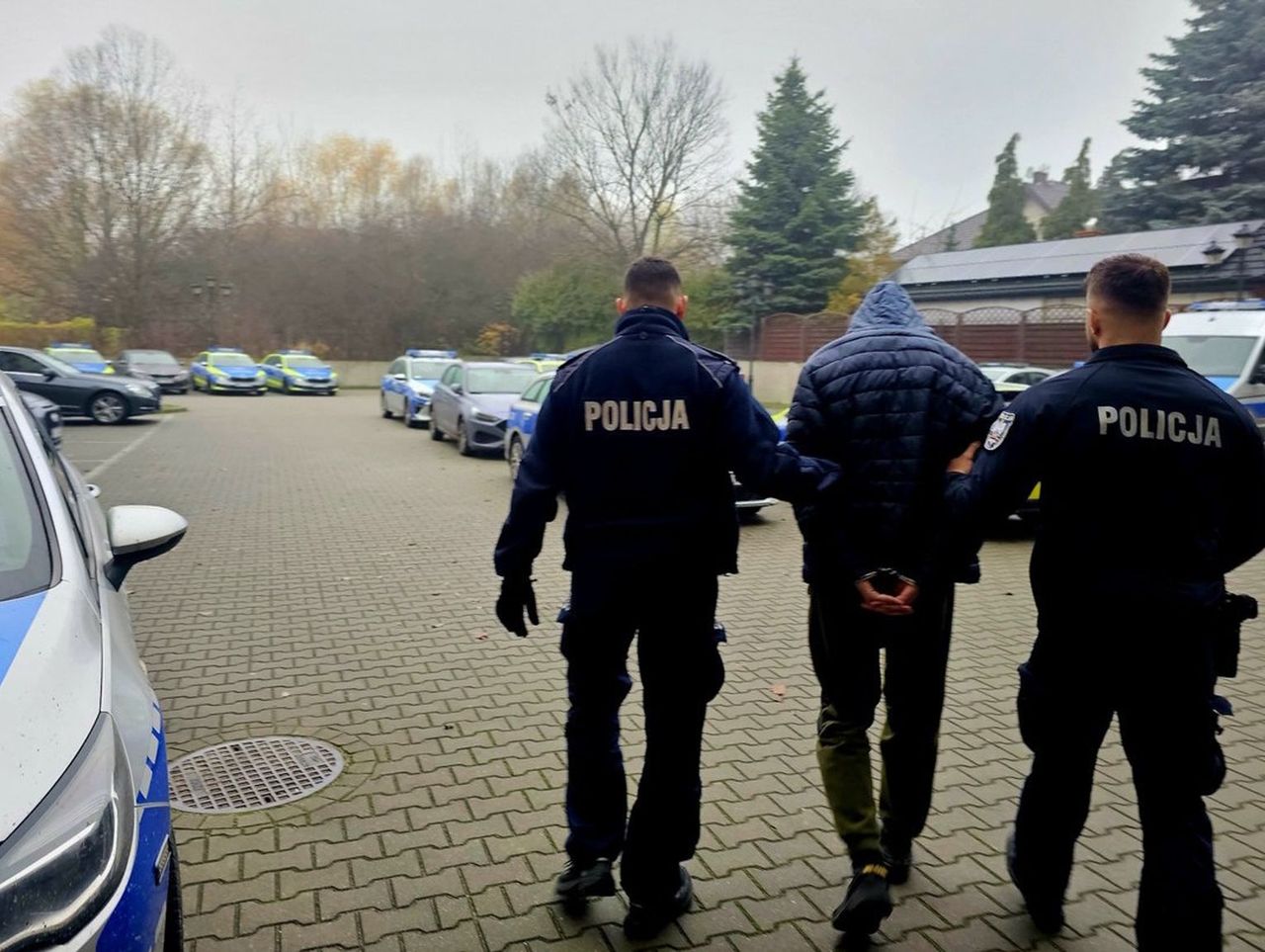 Konstancin-Jeziorna: 35-latek groził dwójce dzieciaków nożem. Po zgłoszeniu od ich matki policjanci aresztowali mężczyznę