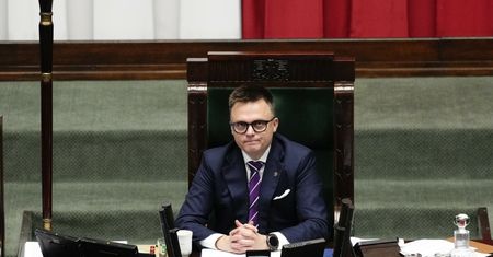 Zaskakujące słowa Hołowni ws. SAFE. "Błędna decyzja Czarzastego"