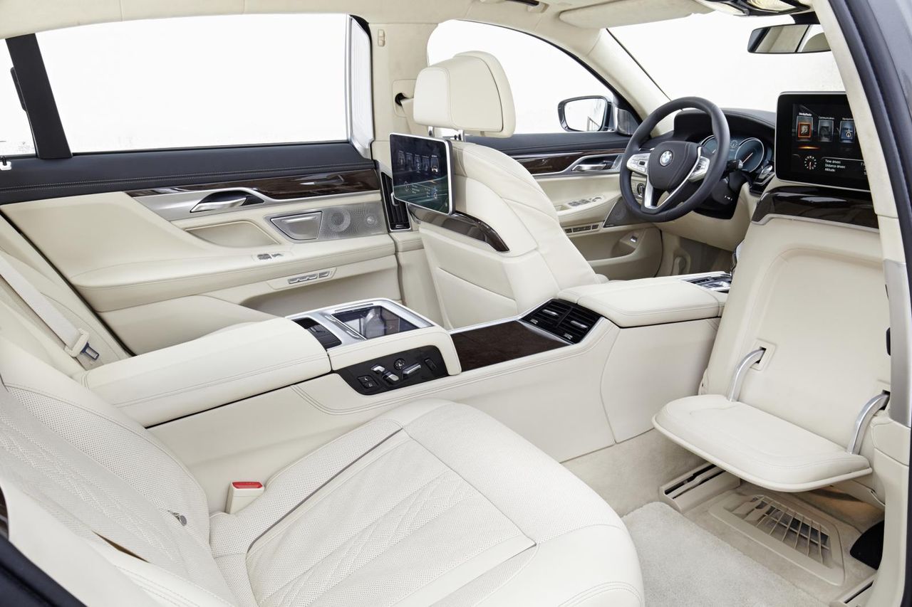 Wnętrze nowego BMW serii 7 (2015) - galeria zdjęć