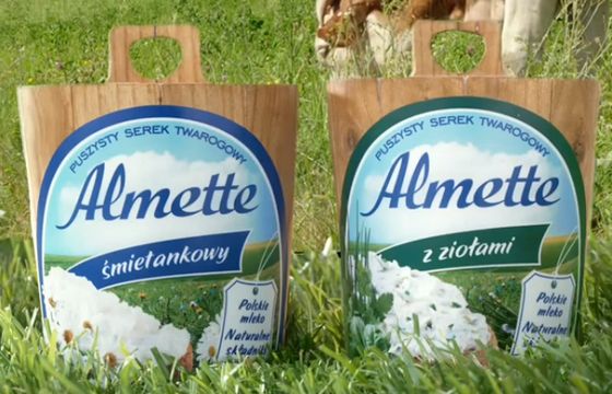 David Gaborioud i Asia Matyjek w reklamach Almette zachęcają do eksperymentów (wideo)