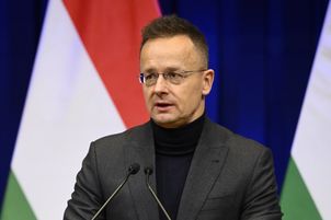 Chiński BYD zatrudnił byłego szefa dyplomacji w rządzie Orbana